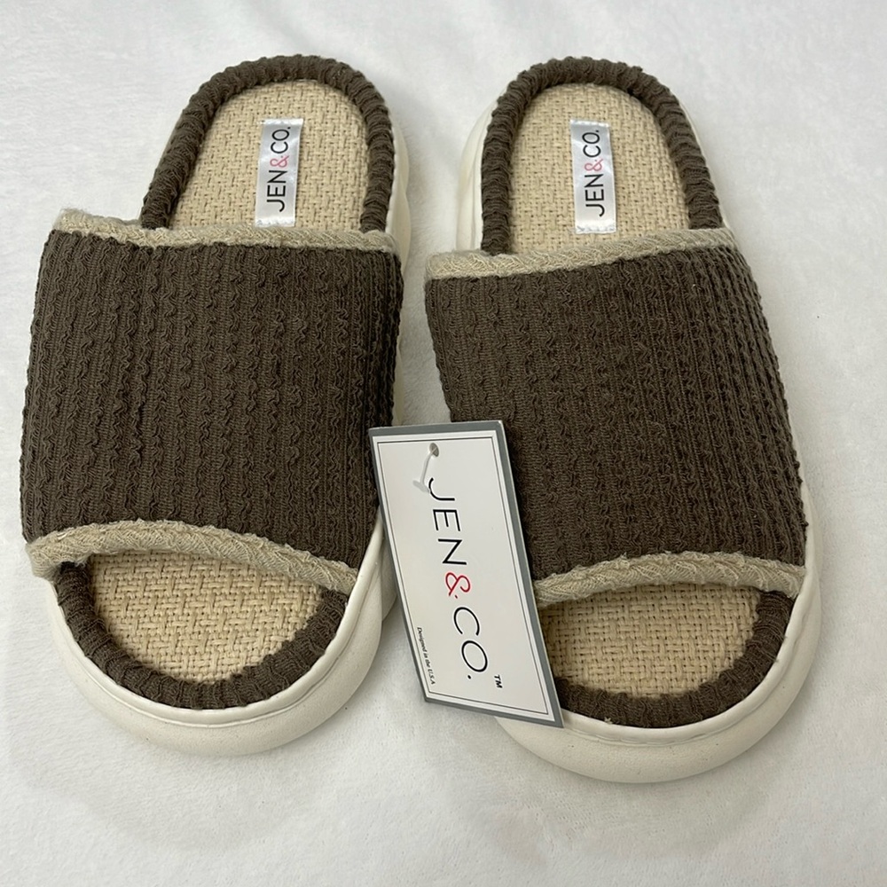 Jen & Co. Brown and Cream Slide Sandals SIZE 11